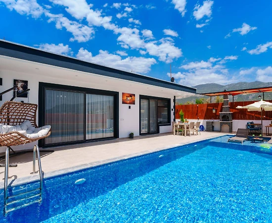 Kaş Çavdır'da Sakin Konumda, Özel Havuzlu, 1+1 Villa - 1