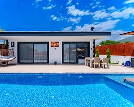 Kaş Çavdır'da Sakin Konumda, Özel Havuzlu, 1+1 Villa - 2
