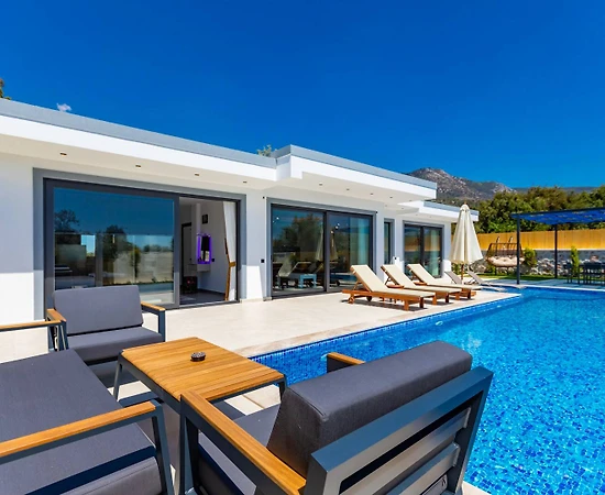 Kaş Çavdır'da Sakin Konumda, Özel Havuzlu, 5 Kişilik Villa - 1