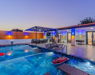 Kaş Çavdır'da Sakin Konumda, Özel Havuzlu, Konforlu Villa - 2