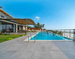 Kaş Çavdır'da Yemyeşil Bahçeli, Özel Havuzlu, Kiralık Villa - 2