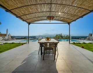 Kaş Çavdır'da Yemyeşil Bahçeli, Özel Havuzlu, Kiralık Villa - 4