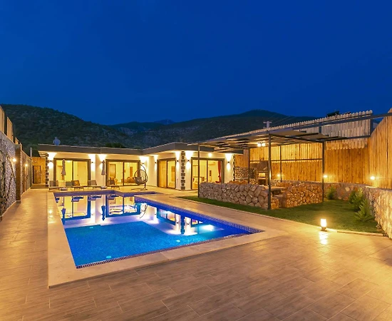 Kaş Çavdır'da Yeşillikler İçerisinde, Özel Havuzlu, Konforlu Villa - 1