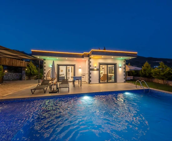 Kaş Çavdır'da Yeşillikler İçerisinde, Özel Havuzlu, Kiralık Villa - 1