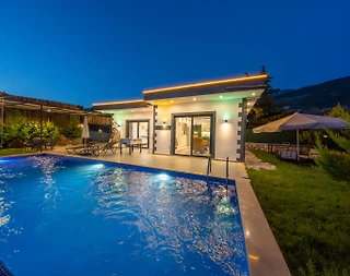 Kaş Çavdır'da Yeşillikler İçerisinde, Özel Havuzlu, Şık Villa - 2