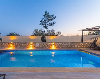 Kaş Çayköy'de Sakin Konumda, Özel Havuzlu, Konforlu Villa - 5