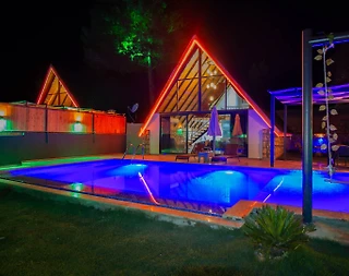 Kaş Çayköy'de Çekirdek Ailelere Uygun, Özel Havuzlu, Bahçeli Bungalov - 1