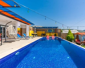 Kaş Çayköy'de Çocuk Oyun Alanlı, Özel Havuzlu, Jakuzili Villa - 2