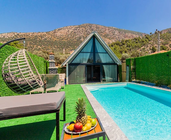 Kaş Çayköy'de Doğa İçerisinde, Özel Havuzlu, Kiralık Bungalov - 1