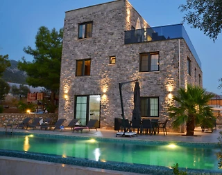 Kaş Çayköy'de Geniş Ailelere Uygun, Özel Havuzlu, 14 Kişilik Villa - 1