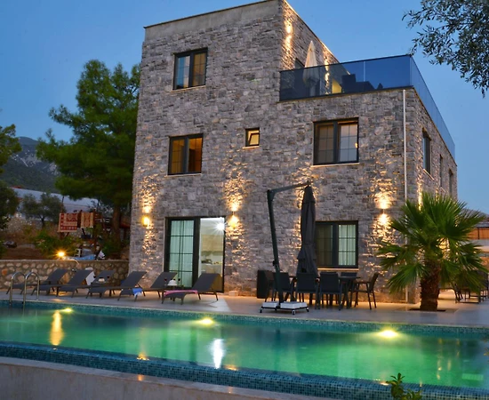 Kaş Çayköy'de Geniş Ailelere Uygun, Özel Havuzlu, 14 Kişilik Villa - 1