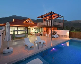 Kaş Çayköy'de Gözlerden Uzak Konumda, Özel Havuzlu, Jakuzili Villa - 1