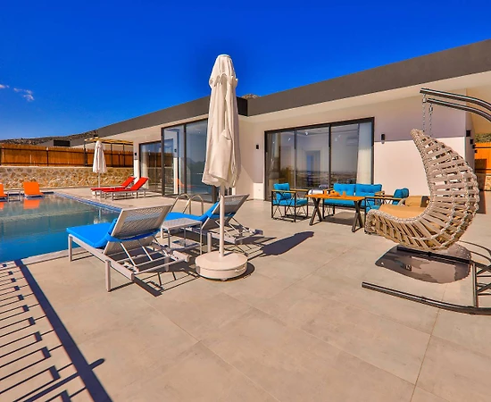 Kaş Çayköy'de Modern Tasarımlı, Özel Havuzlu, Saunalı Villa - 1