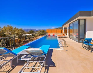 Kaş Çayköy'de Sakin Konumda, Açık ve Kapalı Havuzlu, 2+1 Villa - 4