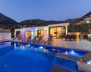 Kaş Çayköy'de Sessiz Konumda, Özel Havuzlu, Lüks Villa - 1
