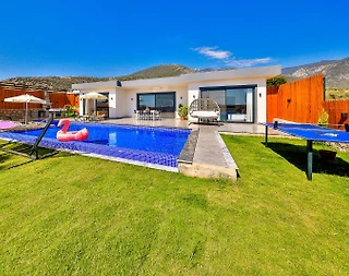 Kaş Çayköy'de Yemyeşil Bahçeli, Özel Havuzlu, Konforlu Villa - 1