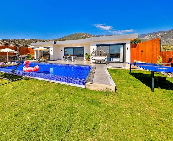 Kaş Çayköy'de Yemyeşil Bahçeli, Özel Havuzlu, Konforlu Villa - 1