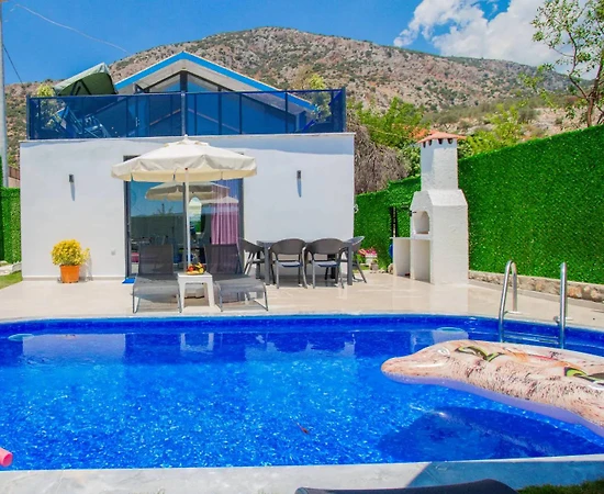 Kaş Çayköy'de Yemyeşil Doğada, Özel Havuzlu, Salıncaklı Villa - 1