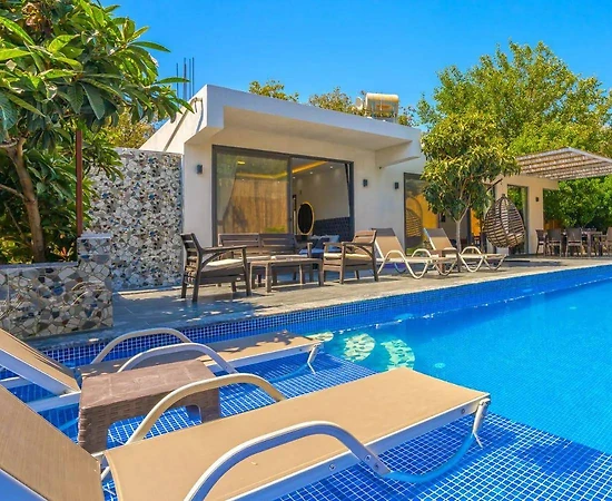 Kaş Çayköy'de Yeşillikler İçerisinde, Özel Havuzlu, Balayı Villası - 1