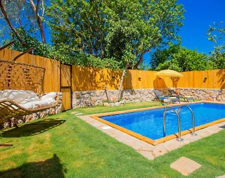 Kaş Çayköy'de Yeşillikler İçerisinde, Özel Havuzlu, Jakuzili Bungalov - 4