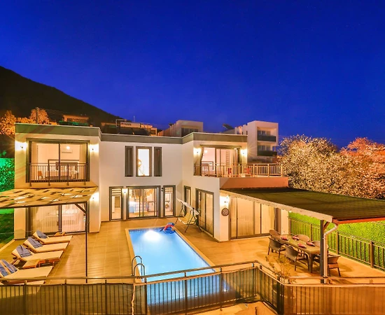 Kaş Çukurbağ'da Doğa İle İç İçe, Özel Havuzlu, Konforlu Villa - 1