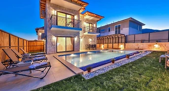 Kaş Andifli'de Geniş Bahçeli, Özel Havuzlu, Konforlu Villa