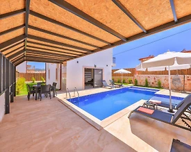 Kaş Çukurbağ'da Bohem Tasarımlı, Özel Havuzlu, Konforlu Villa  - 3
