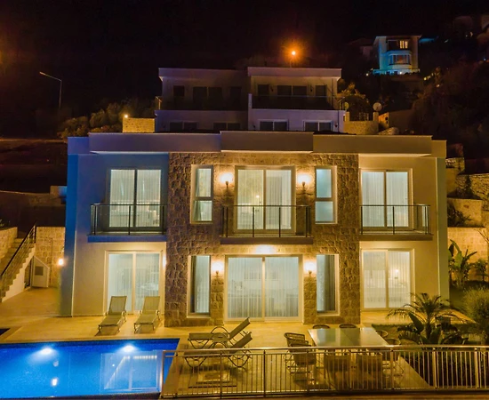 Kaş Çukurbağ'da Deniz Manzaralı, Özel Havuzlu, Lüks Villa - 1