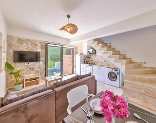 Kaş Çukurbağ'da Doğa Manzaralı, Özel Havuzlu, Taş Villa - 2