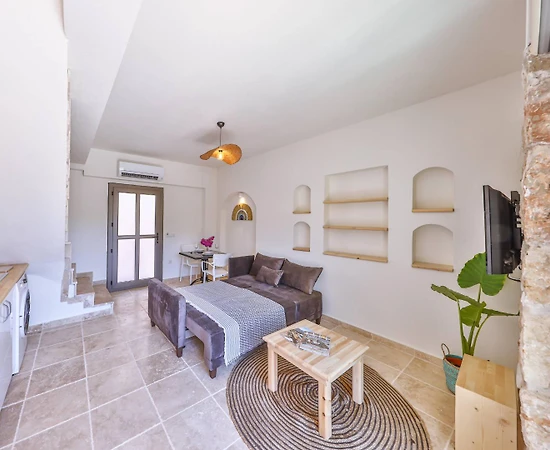 Kaş Çukurbağ'da Doğa Manzaralı, Özel Havuzlu, Taş Villa - 1