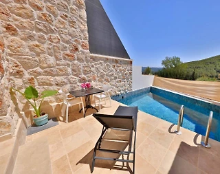 Kaş Çukurbağ'da Doğa Manzaralı, Özel Havuzlu, Taş Villa - 1