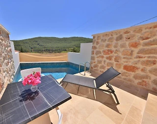 Kaş Çukurbağ'da Doğa Manzaralı, Özel Havuzlu, Taş Villa - 2