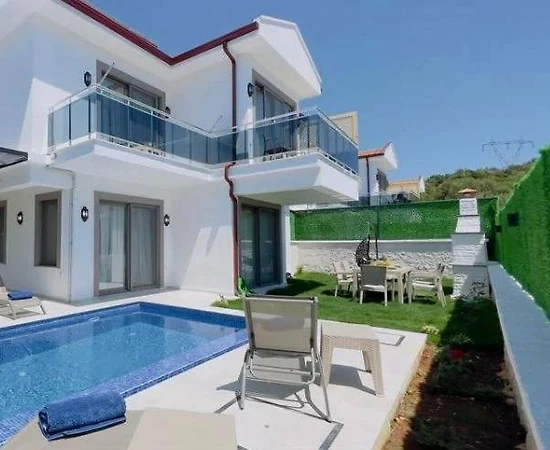 Kaş Andifli'de Enfes Doğada, Özel Havuzlu, Konforlu Villa - 1