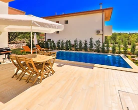 Kaş Andifli'de Huzurlu Doğada, Özel Havuzlu, 3+1, Bahçeli Villa - 3