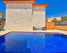 Kaş Andifli'de Ferah ve Geniş Bahçeli, Özel Havuzlu, Lüks Villa - 3