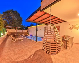 Kaş Çukurbağ'da Gözlerden Uzak, Isıtmalı Özel Havuzlu, Kiralık Villa - 2