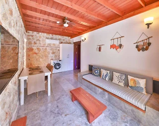 Kaş Çukurbağ'da Modern Tasarımlı, Özel Havuzlu, Korunaklı Villa - 1