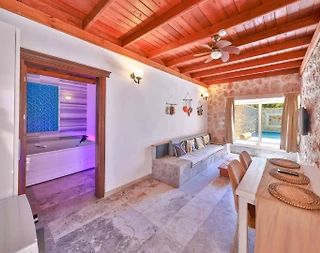 Kaş Çukurbağ'da Modern Tasarımlı, Özel Havuzlu, Korunaklı Villa - 2