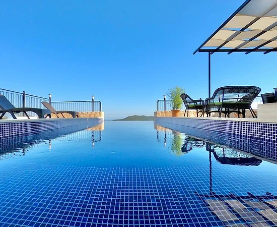 Kaş Çukurbağ'da Muhteşem Dağ Manzaralı, Özel Havuzlu, Kiralık Villa - 1