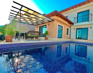 Kaş Çukurbağ'da Muhteşem Dağ Manzaralı, Özel Havuzlu, Kiralık Villa - 2