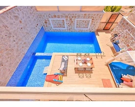 Kaş Çukurbağ'da Modern Tasarımlı, Özel Havuzlu, Lüks Villa - 2