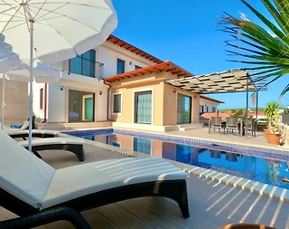 Kaş Çukurbağ'da Sakin Konumda, Özel Havuzlu, Kiralık Villa - 1