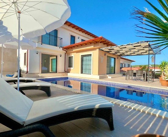 Kaş Çukurbağ'da Sakin Konumda, Özel Havuzlu, Kiralık Villa - 1