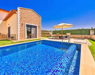 Kaş Çukurbağ'da Sakin Konumda, Özel Havuzlu, Şık Villa - 1