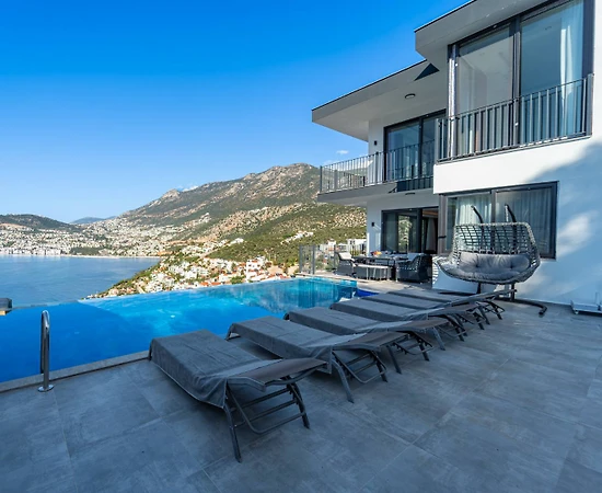 Kaş Çukurca'da Elverişli Konumda, Özel Havuzlu, 10 Kişilik Villa - 1