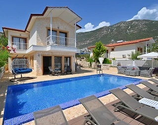 Kaş Gelemiş'de Deniz Manzaralı, Özel Havuzlu, Geniş Villa - 3