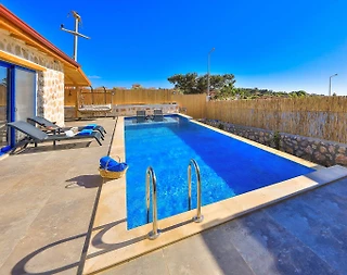 Kaş Gelemiş'de Deniz Manzaralı, Özel Havuzlu, Taş Villa - 5