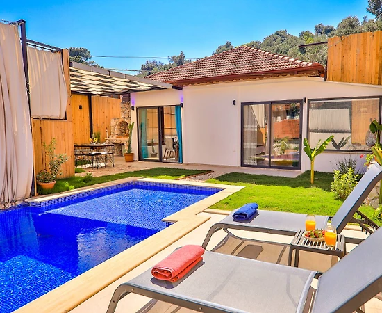 Kaş Gelemiş'de Doğa İçinde, Özel Havuzlu, Muhafazakar Villa - 1