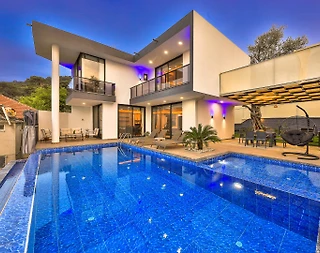 Kaş Gelemiş'te Çekirdek Ailelere Uygun, Özel Havuzlu, Jakuzili Villa - 1