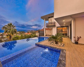 Kaş Gelemiş'te Çekirdek Ailelere Uygun, Özel Havuzlu, Jakuzili Villa - 2